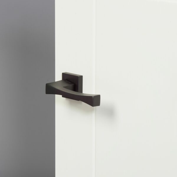 FMS213MB_ARTEMIDE_ON_WHITE_DOOR_RoomScene_HiRes