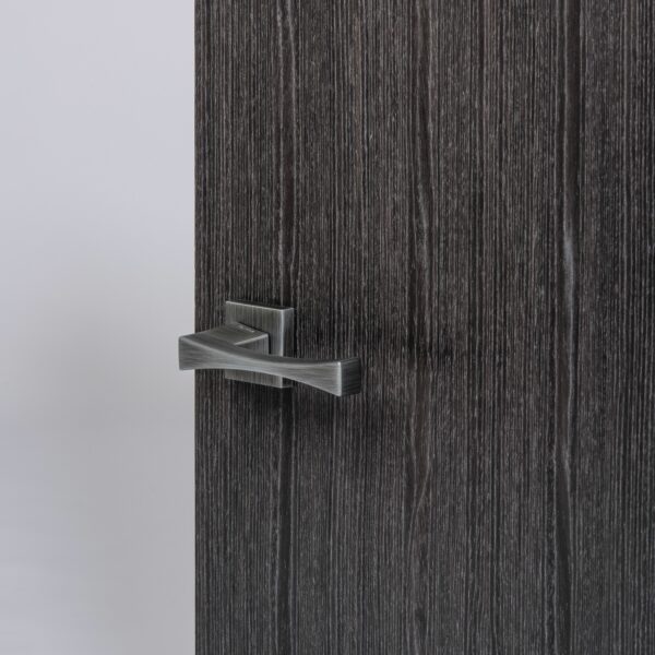FMS213UG_ARTEMIDE_ON_DARK_GREY_DOOR_RoomScene_HiRes
