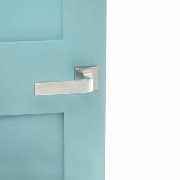 FMS413SC_MONZA_on_Blue_Door_RoomScene_HiRes